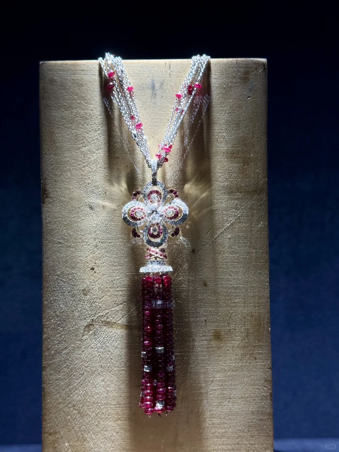 一起来洗洗眼睛～香港珠宝展上好看的设计