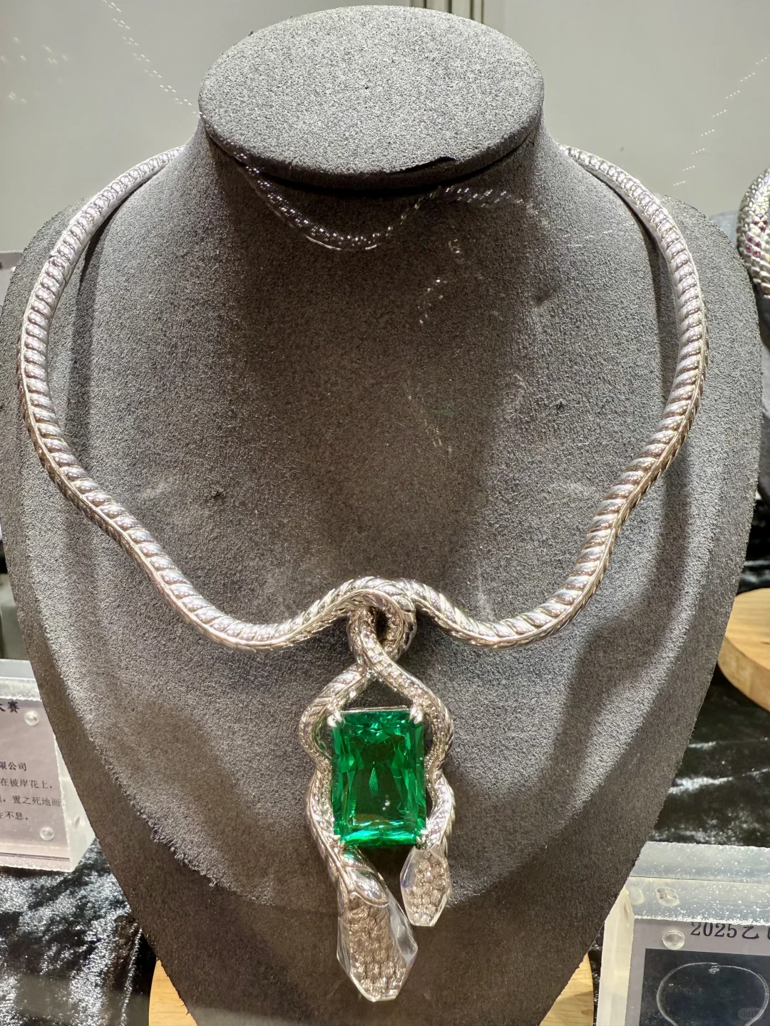 一起来洗洗眼睛～香港珠宝展上好看的设计