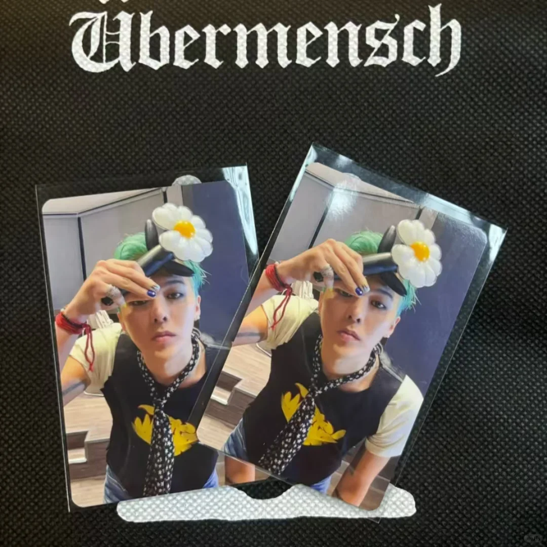 权志龙线下展览未公开小卡扫图