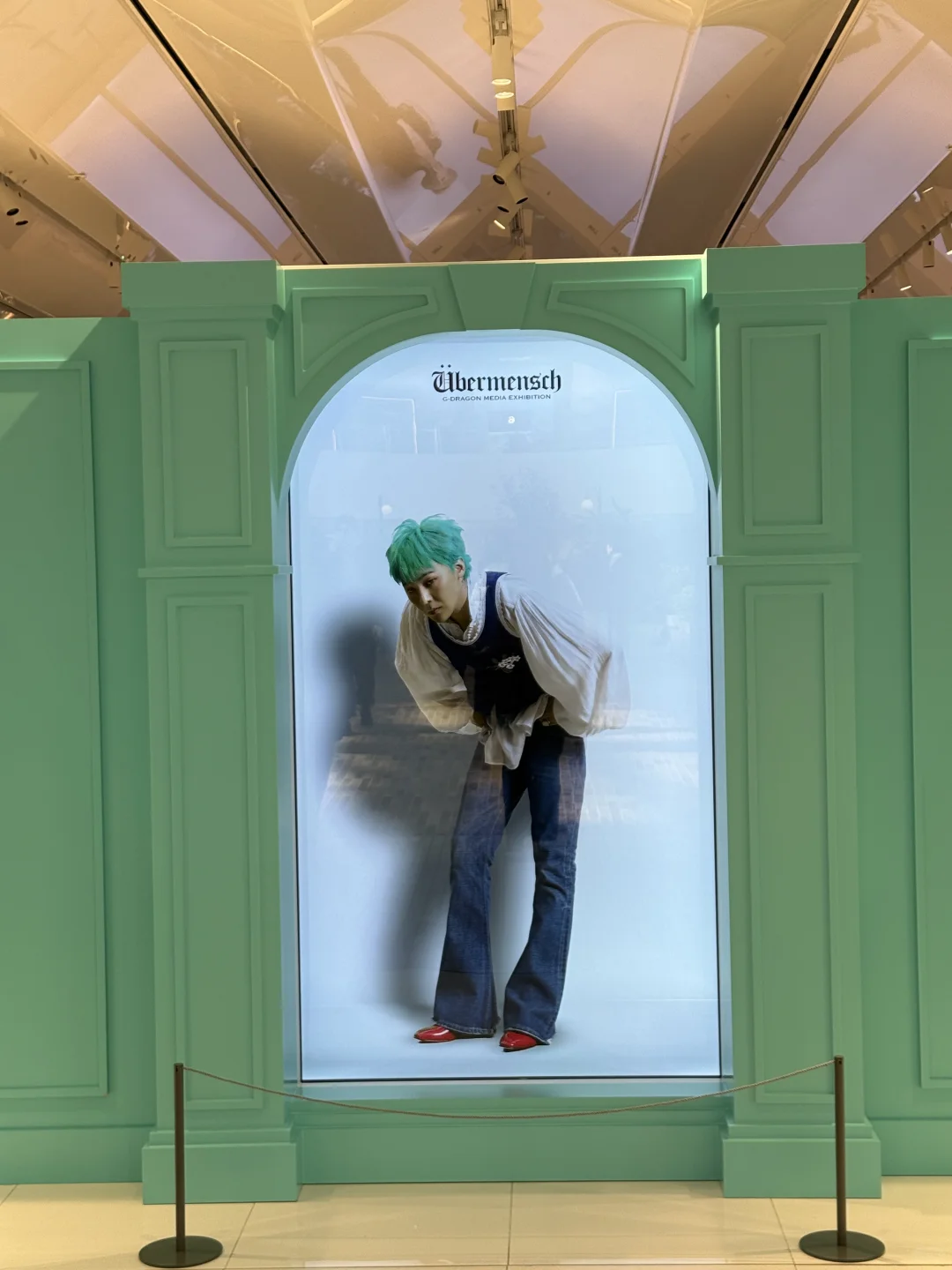 权志龙展第一天