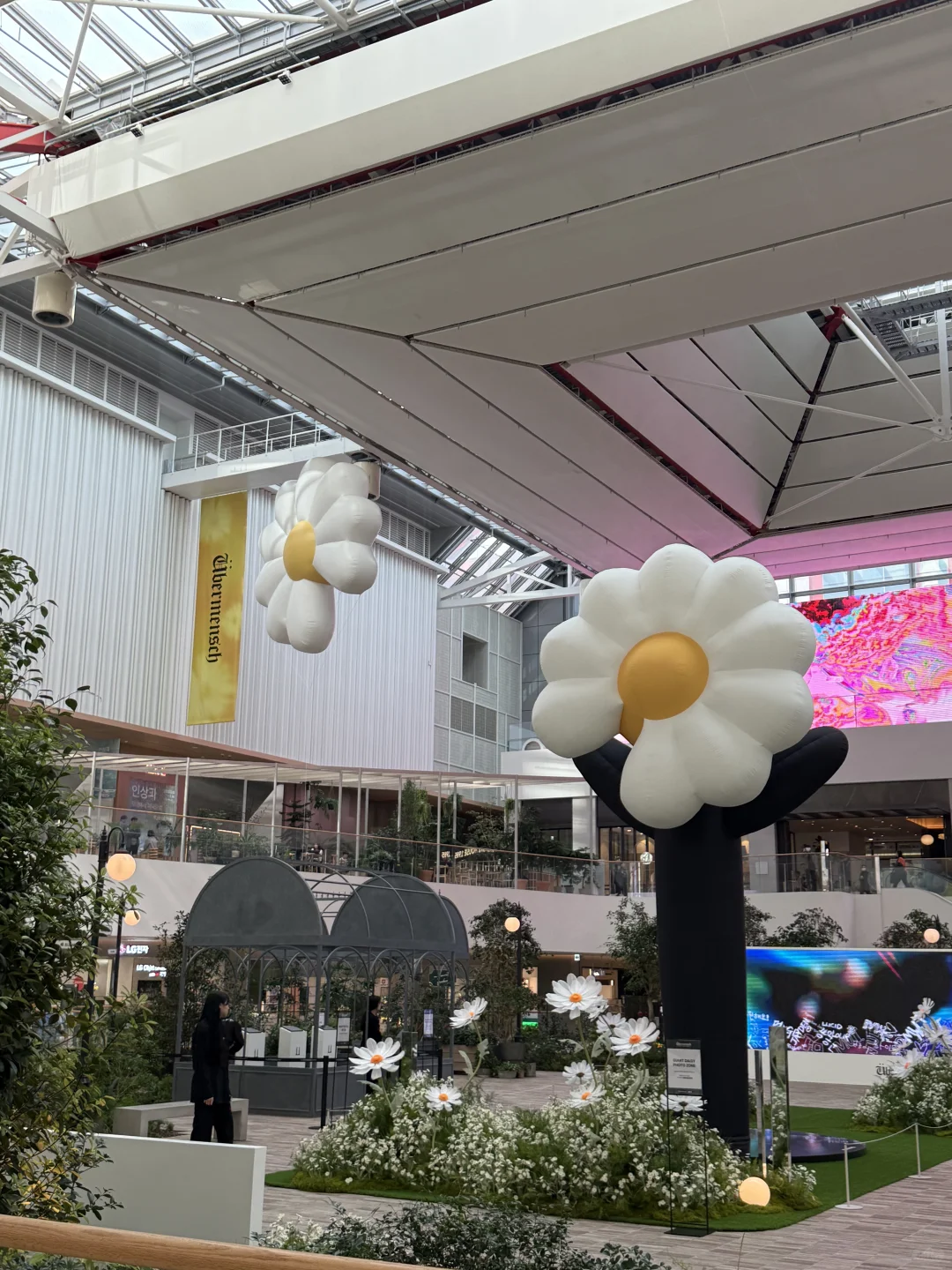 权志龙展第一天