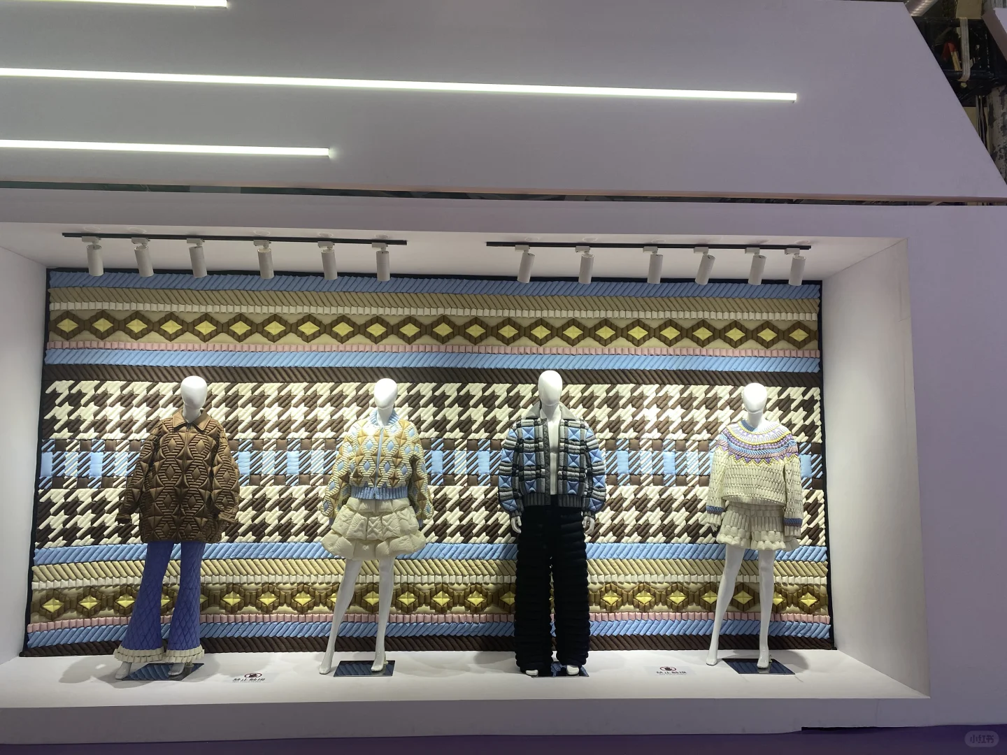 国际服装展 好多漂亮衣服啊