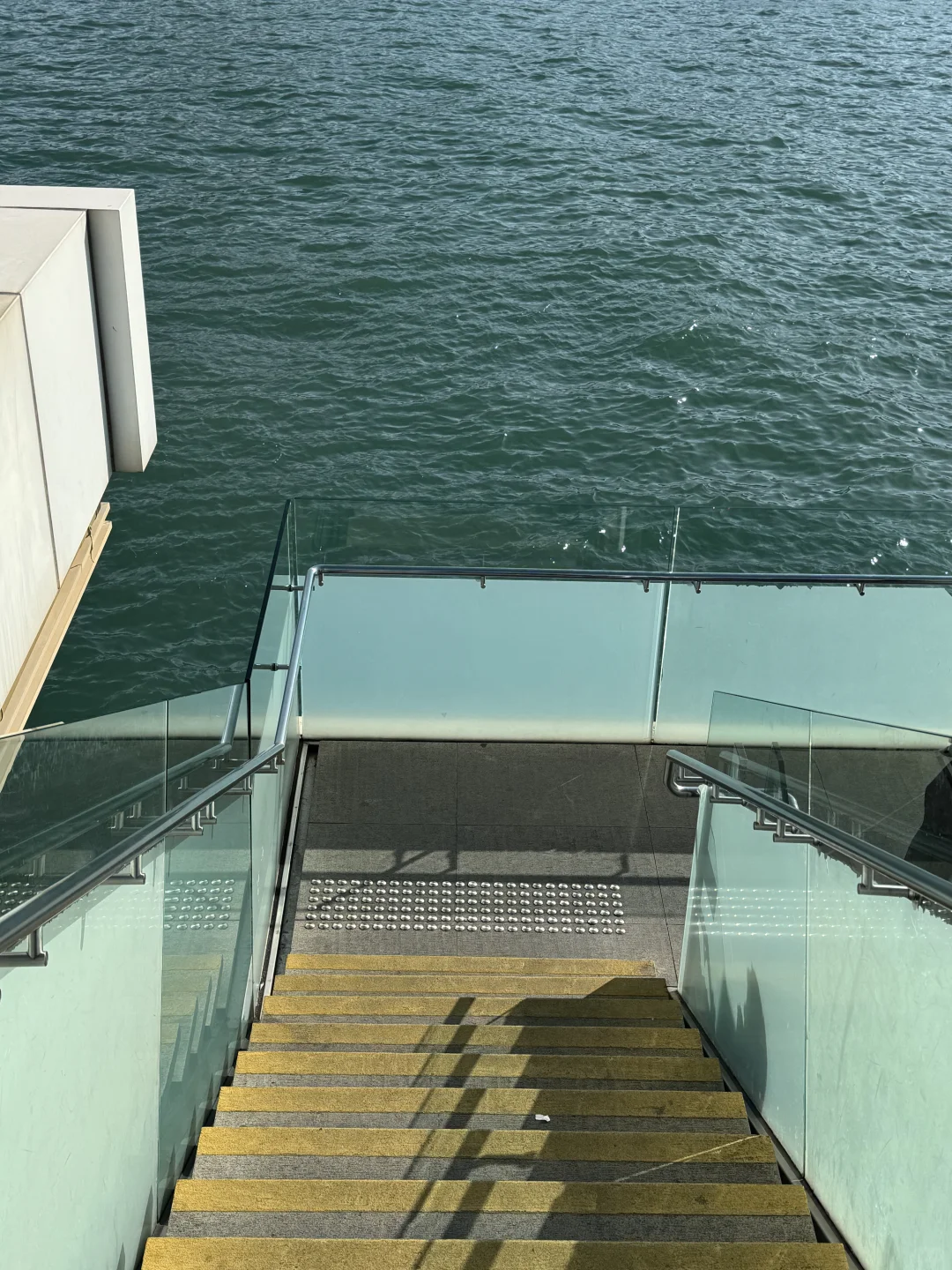 香港??！！免费的！！快去！！（0r）