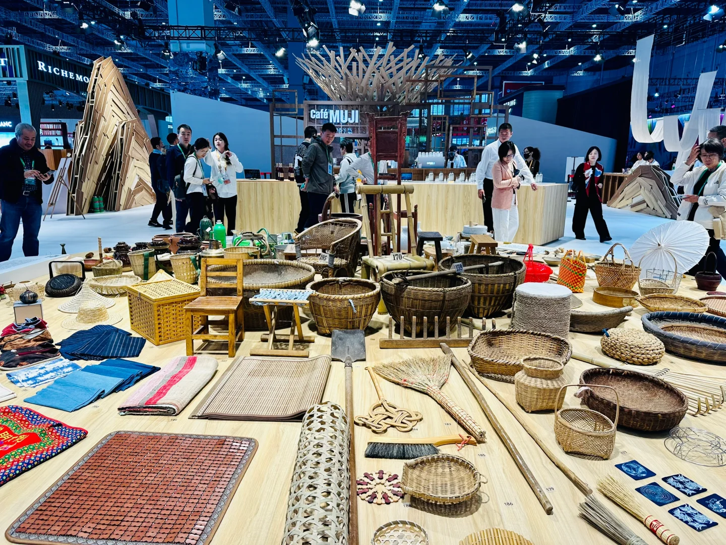 好逛爱逛进博会～