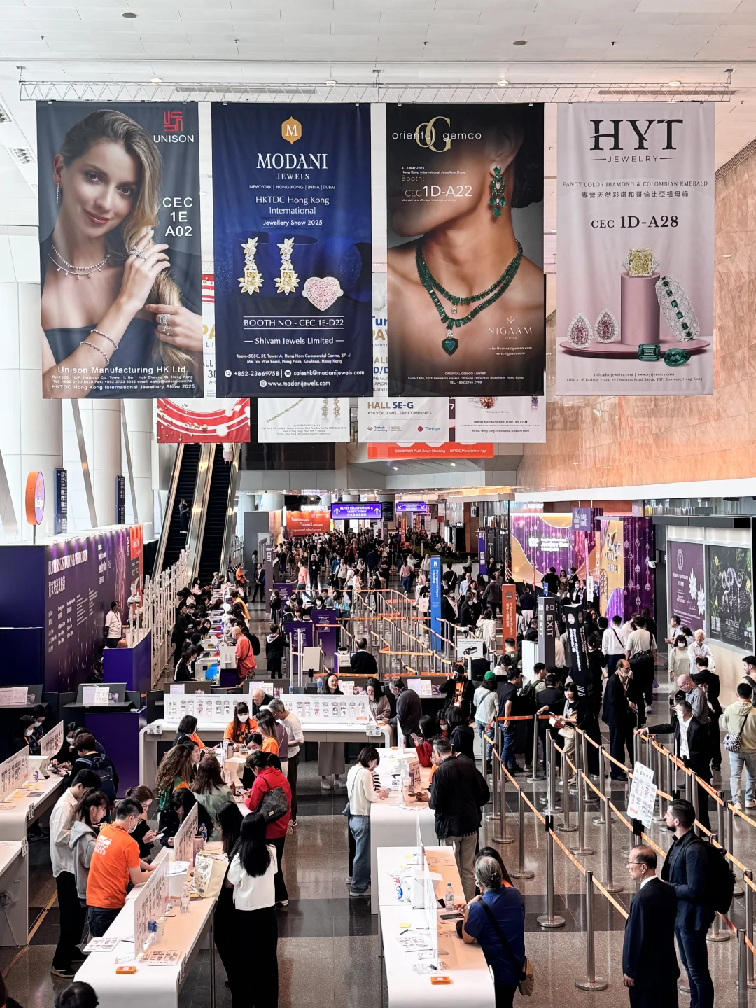 暴走香港国际珠宝展｜会展中心成品展馆