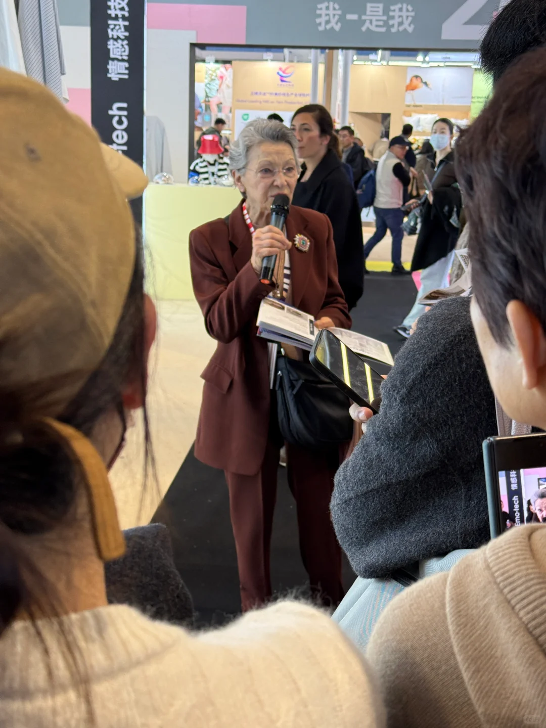 今天被这个奶奶圈粉了??⚗️