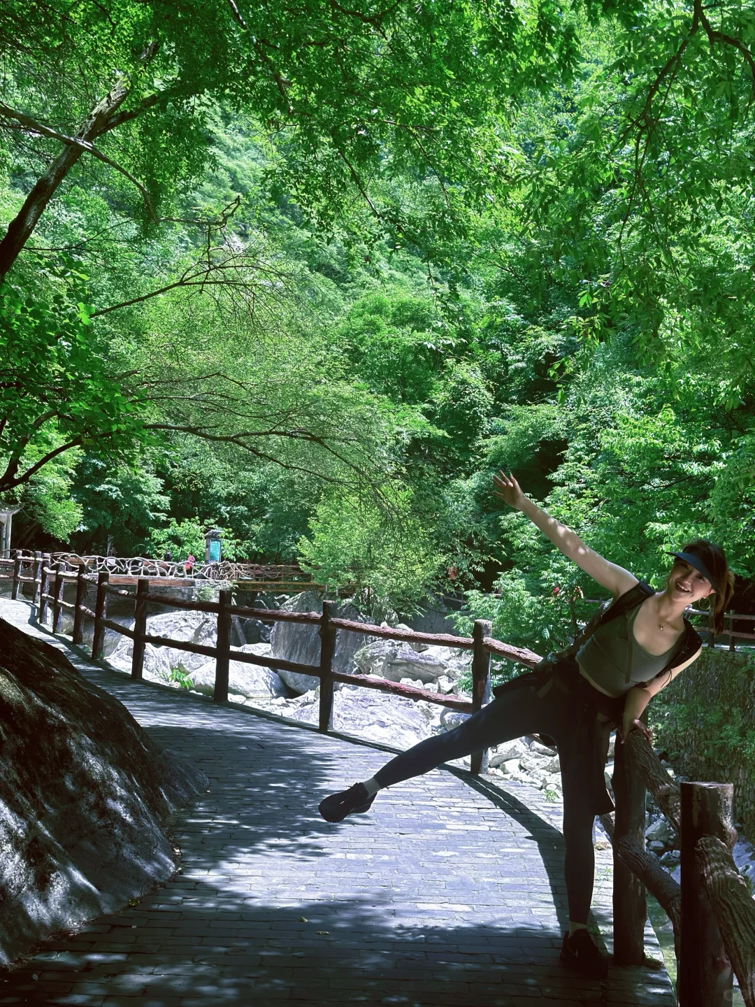 山高路远 看世界也找自己