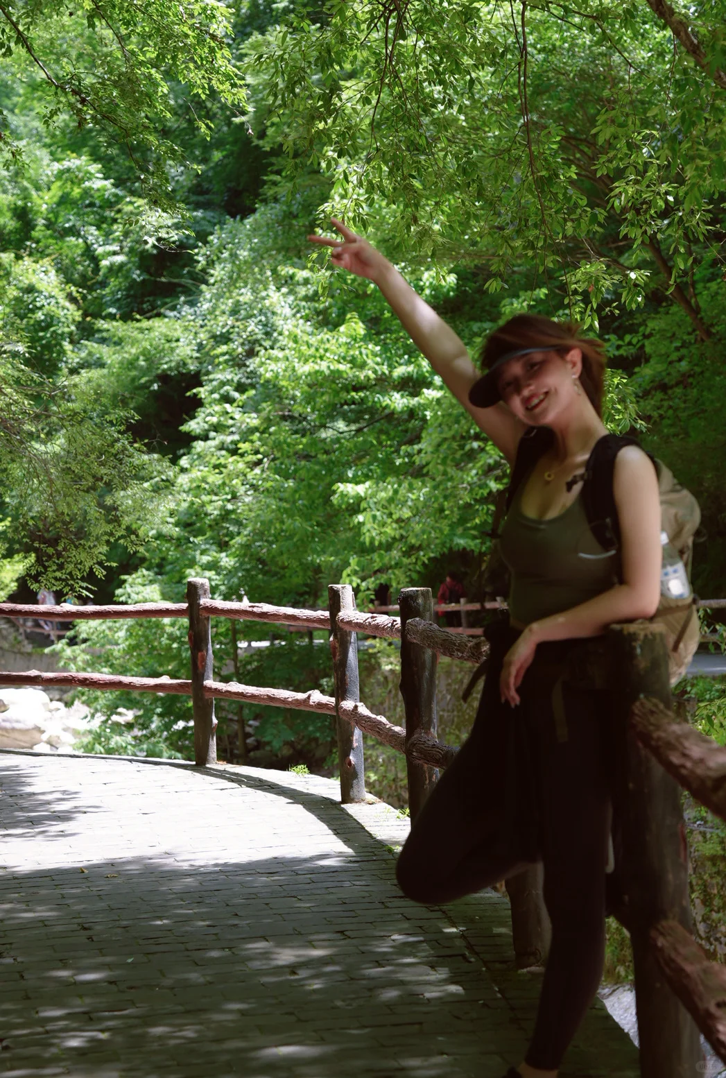 山高路远 看世界也找自己