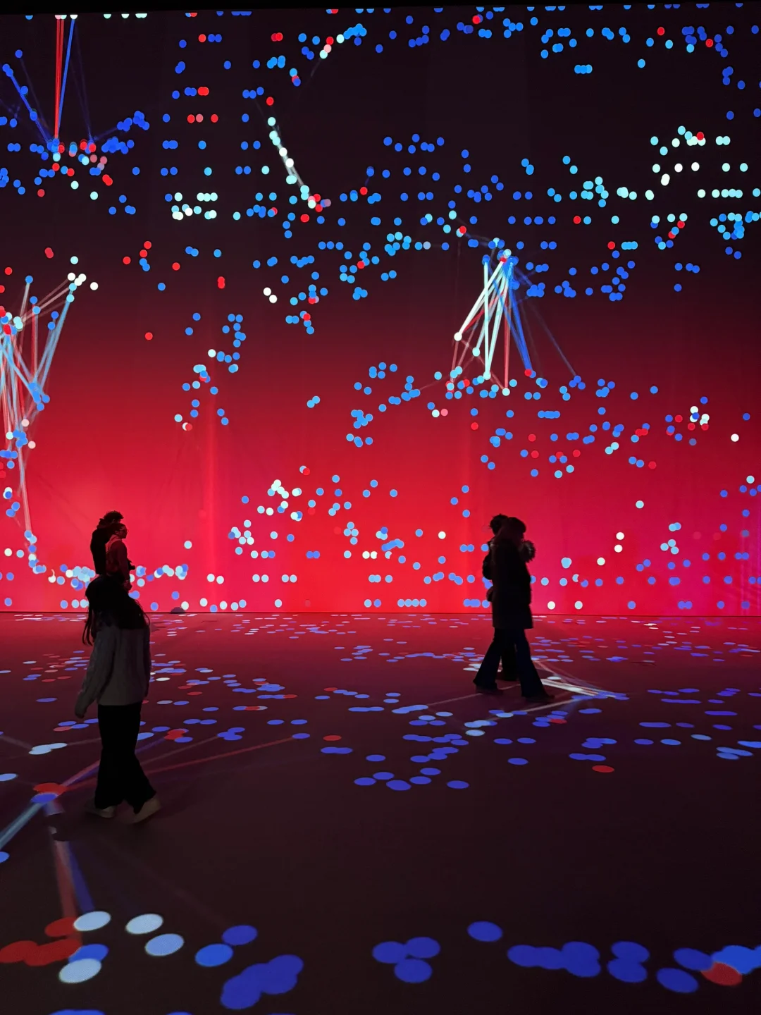 ??巴黎 沉浸式 感官游乐场 ｜数字艺术