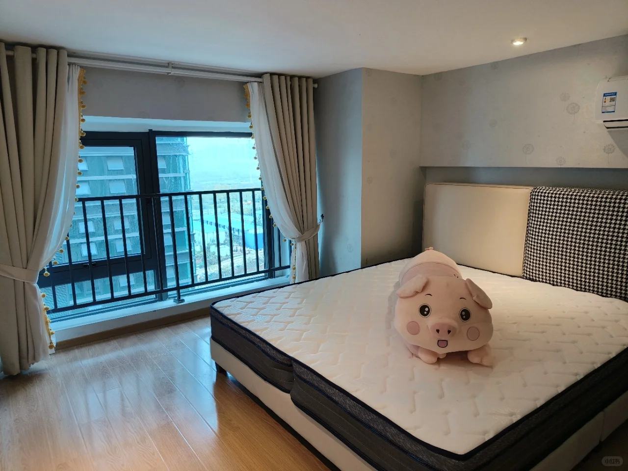 滨湖会展中心地铁口复式公寓出租