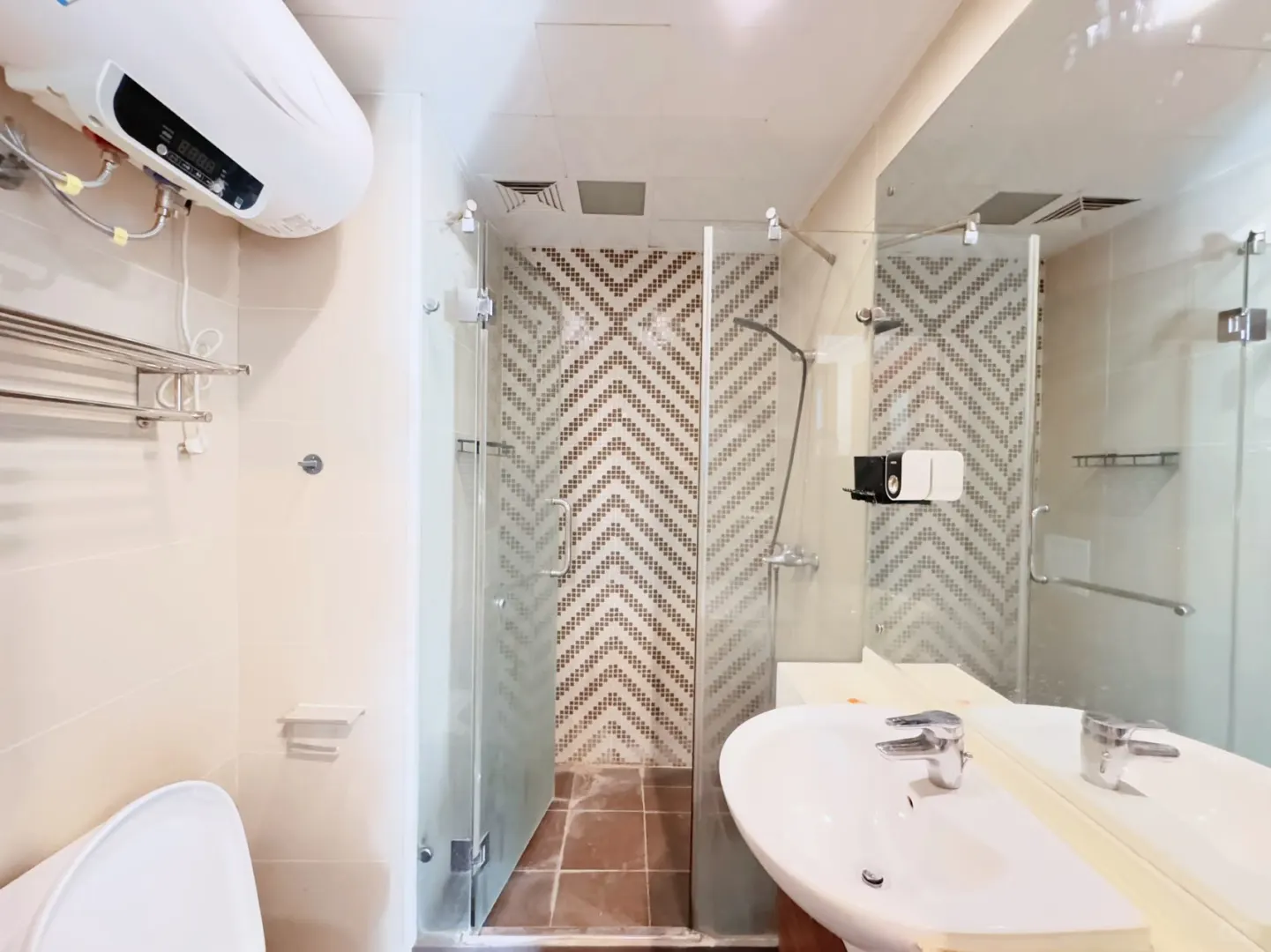 会展誉景一居室西向，71平米，随时看房