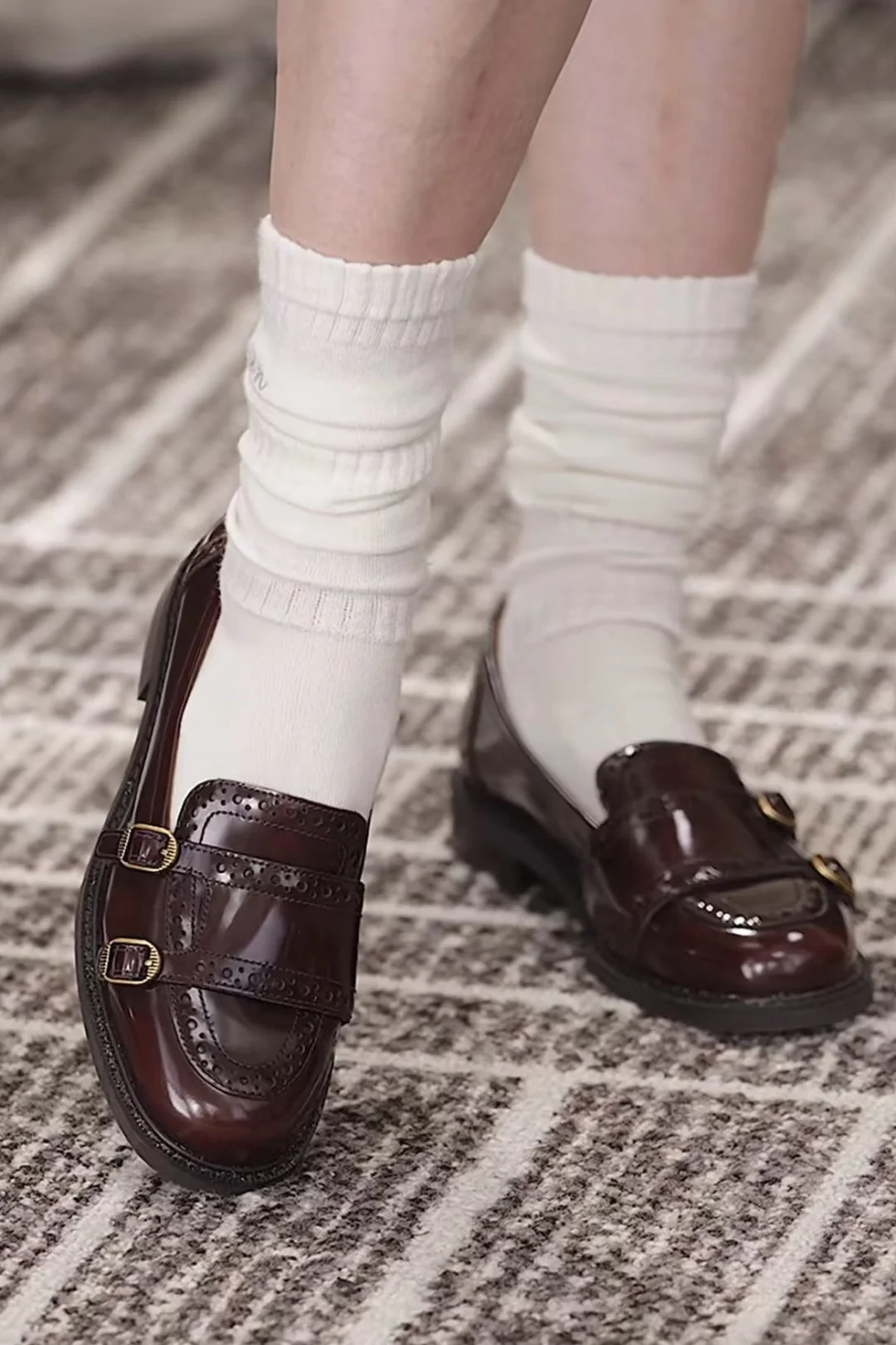 明星同款｜董洁怎么这么会选秋冬袜子?