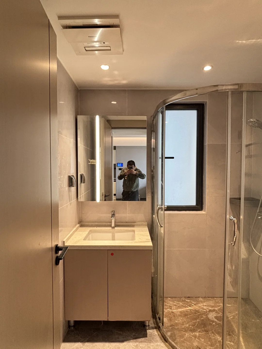 会展湾东城80平河景配齐两房实景拍摄