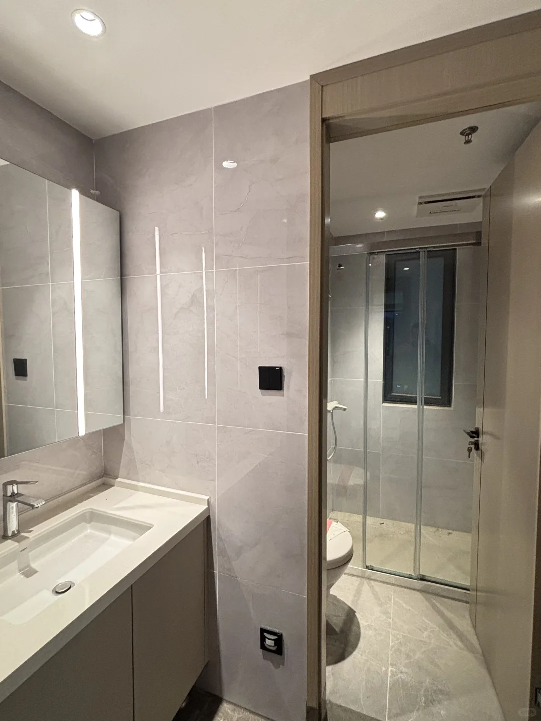 会展湾东城全新河景空三房首次出租