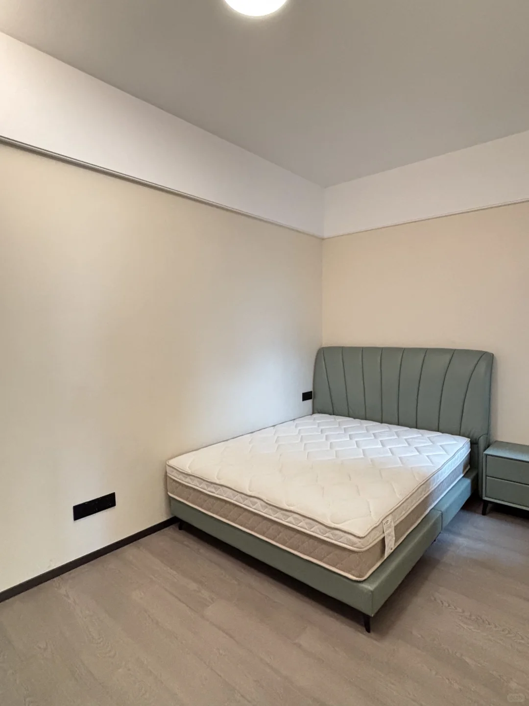 会展湾东城80平河景配齐两房实景拍摄