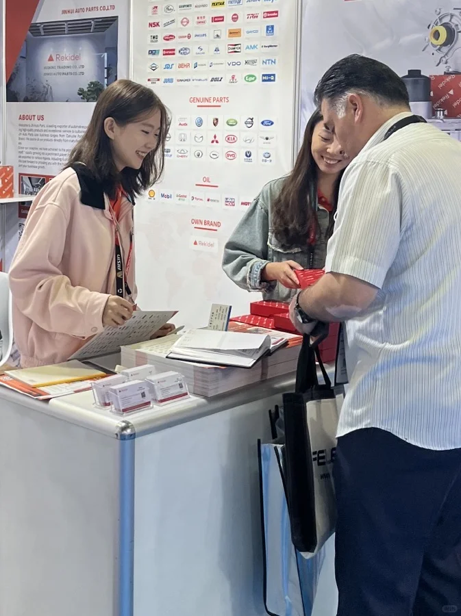 大三实习！第一次出国参展！