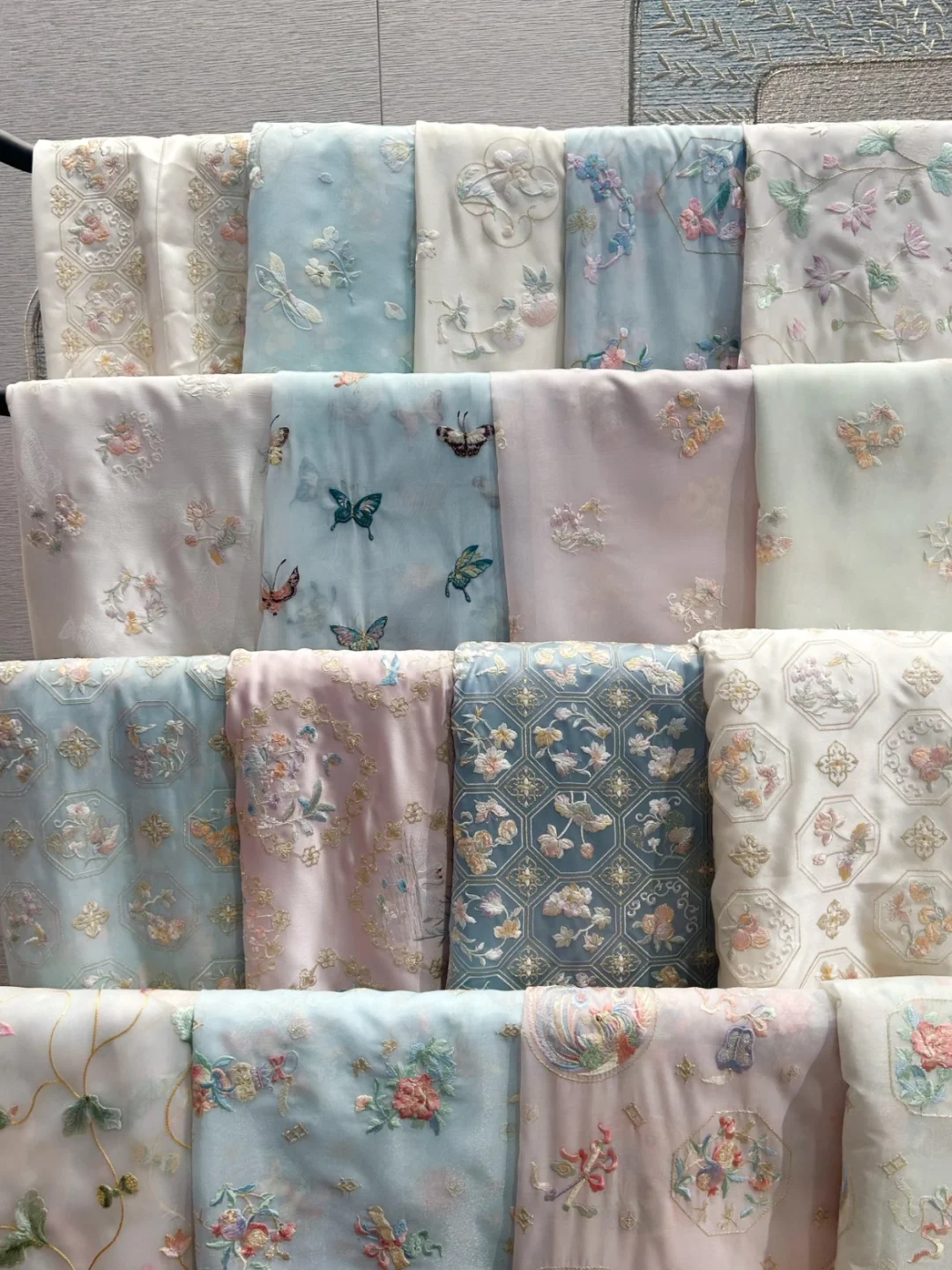 展会布置时随手拍了几张