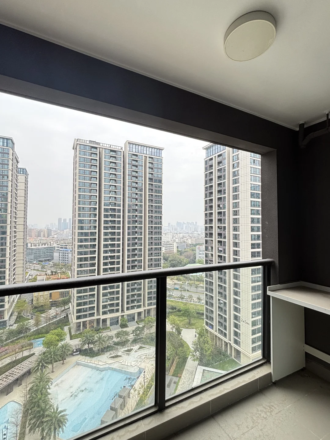 会展湾东城80平空两室全新首次出租