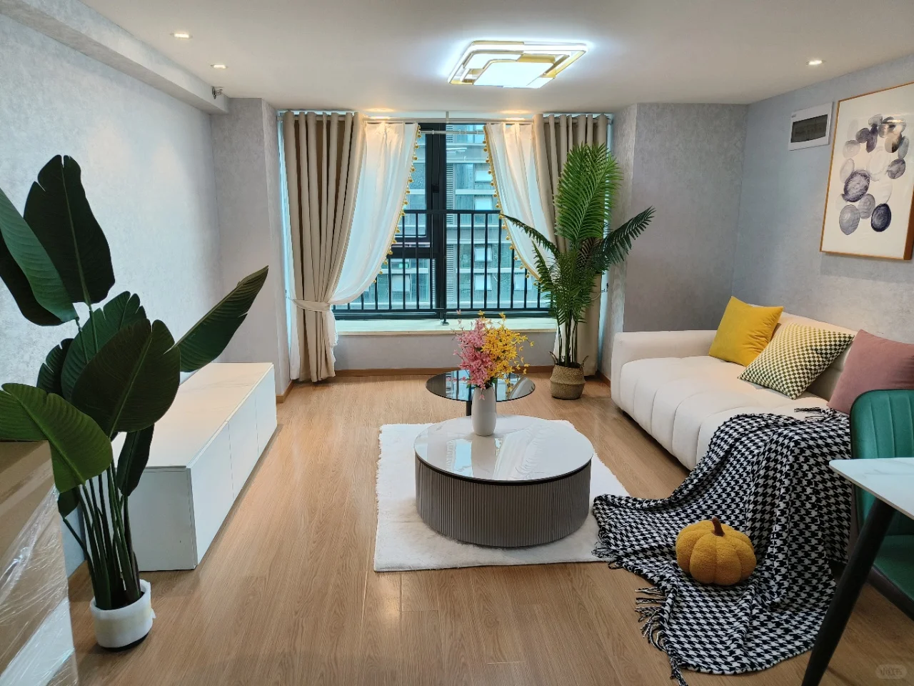 滨湖会展中心地铁口复式公寓出租