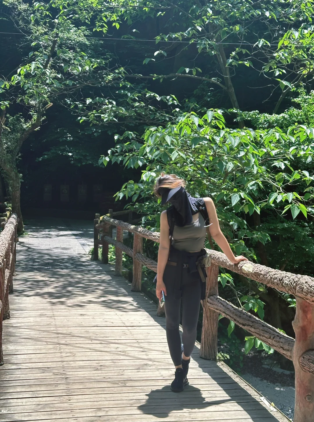 山高路远 看世界也找自己