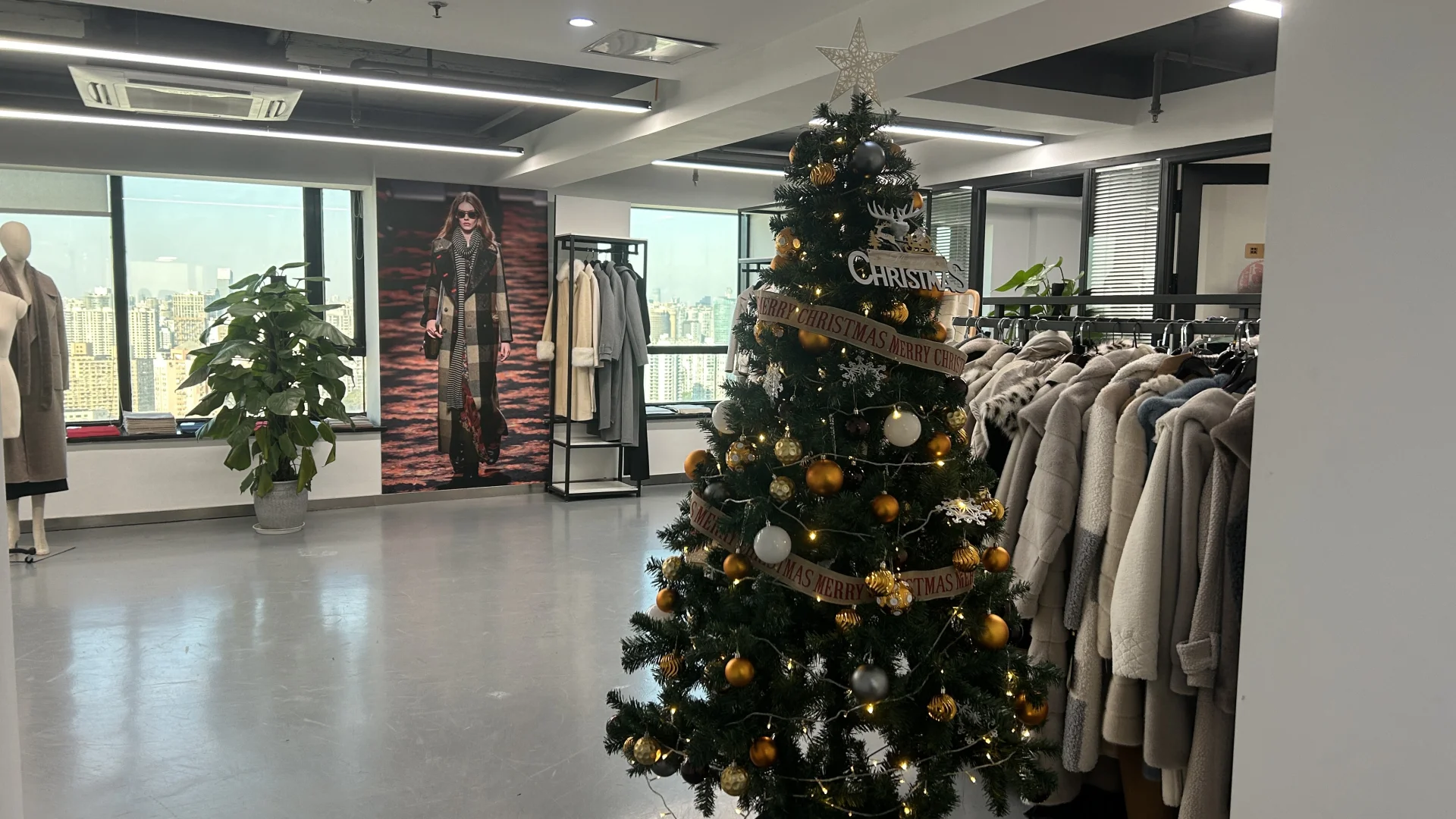 光大会展1.5万单价，徐汇区日月光旁，随时看