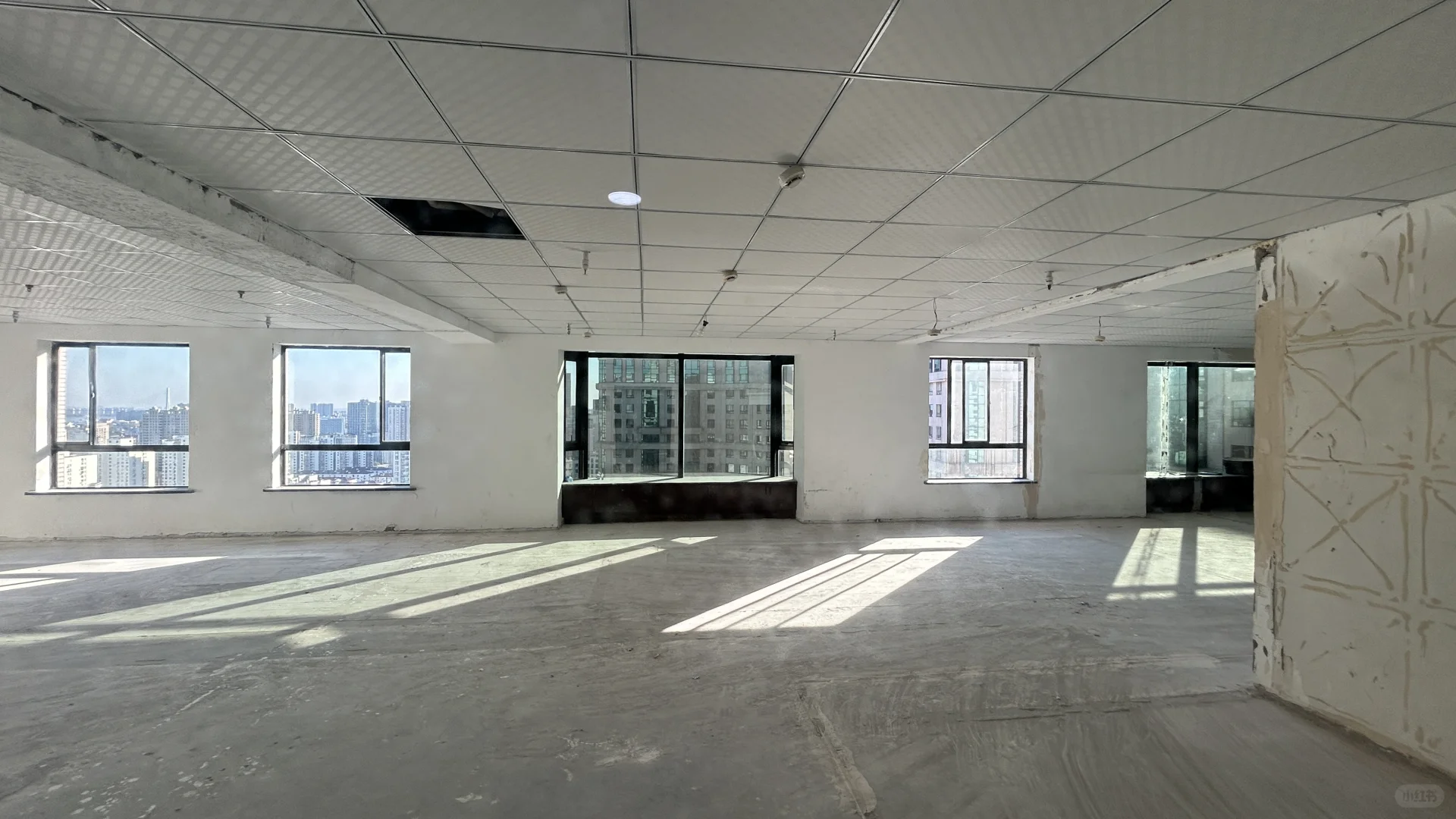 光大会展1.5万单价，徐汇区日月光旁，随时看