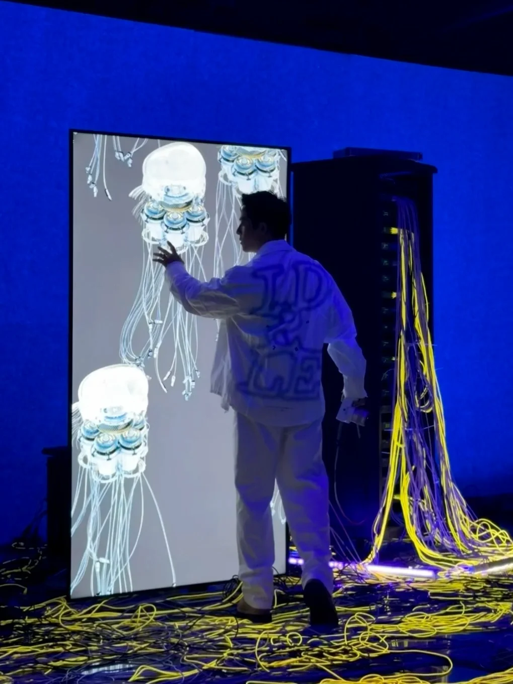 深圳新展｜“我掉进梦的漩涡里”?