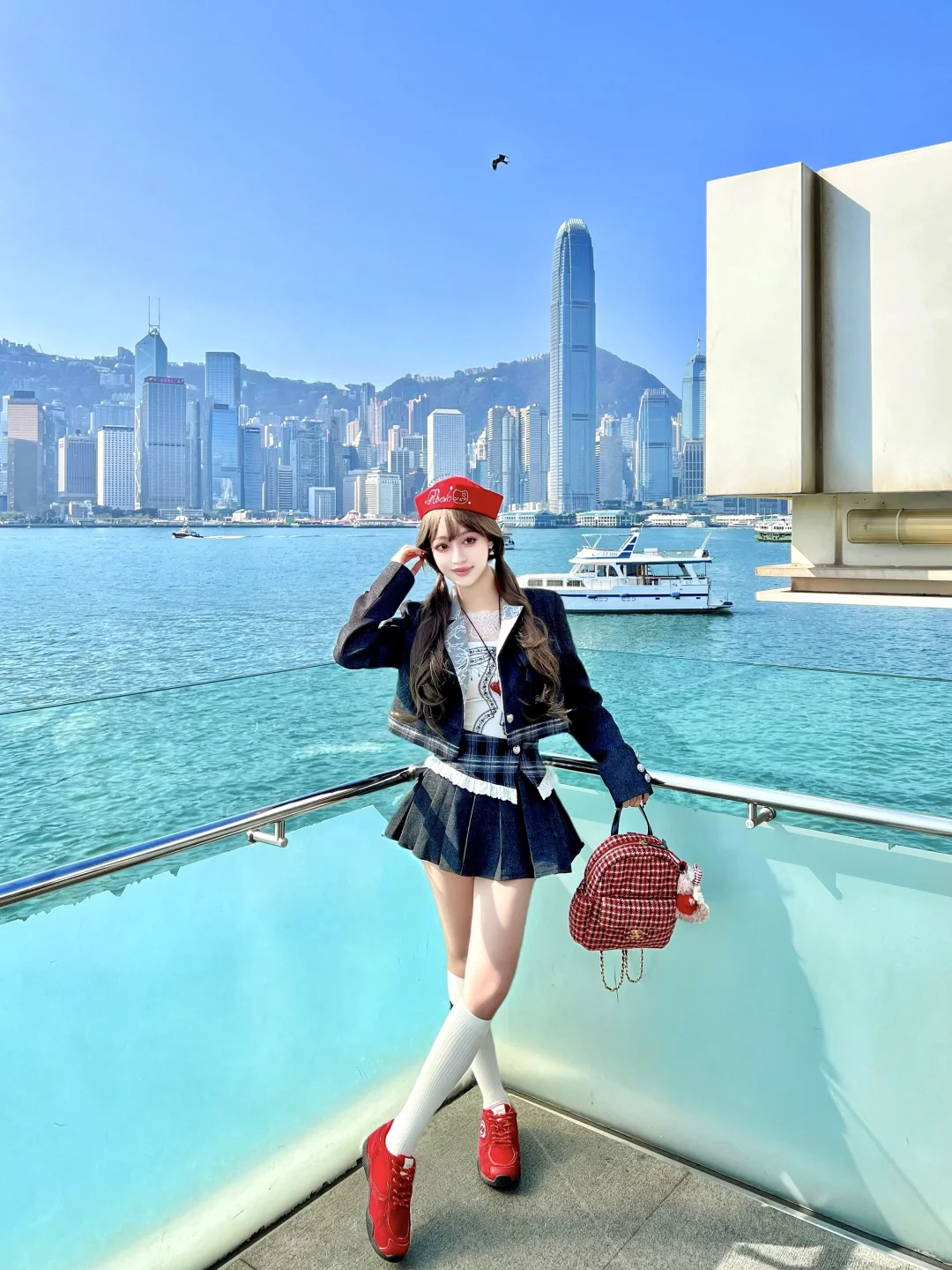 香港??就为了来地铁海边拍照?巨出片…