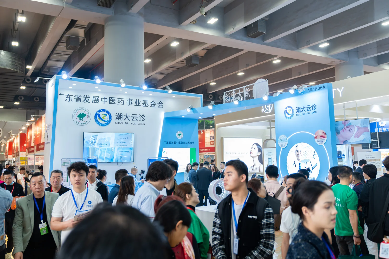 这届进博会，好科技真多啊！！就是累鼠了