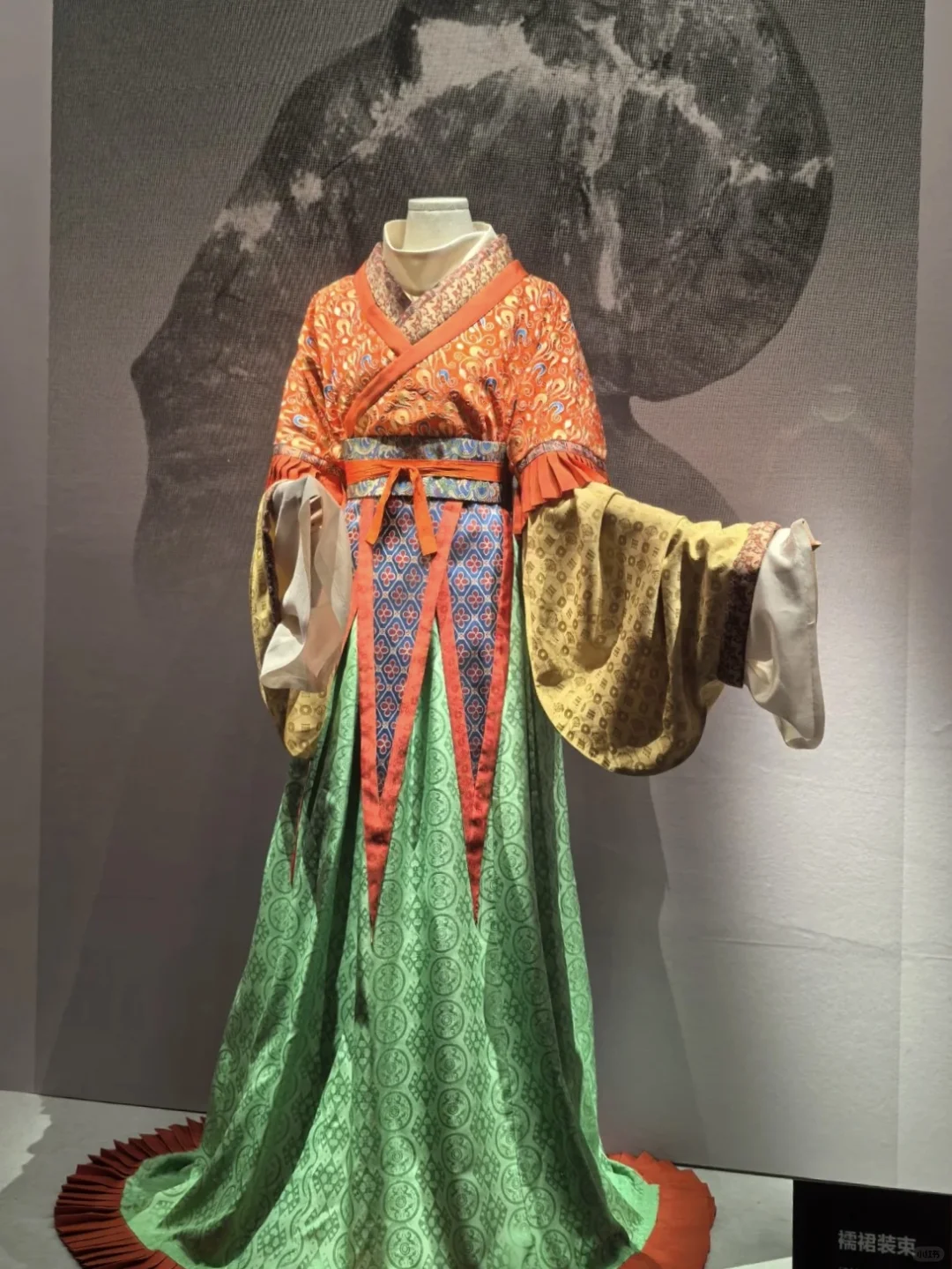 汉服之美 金华博物馆装束复原展让人惊艳！