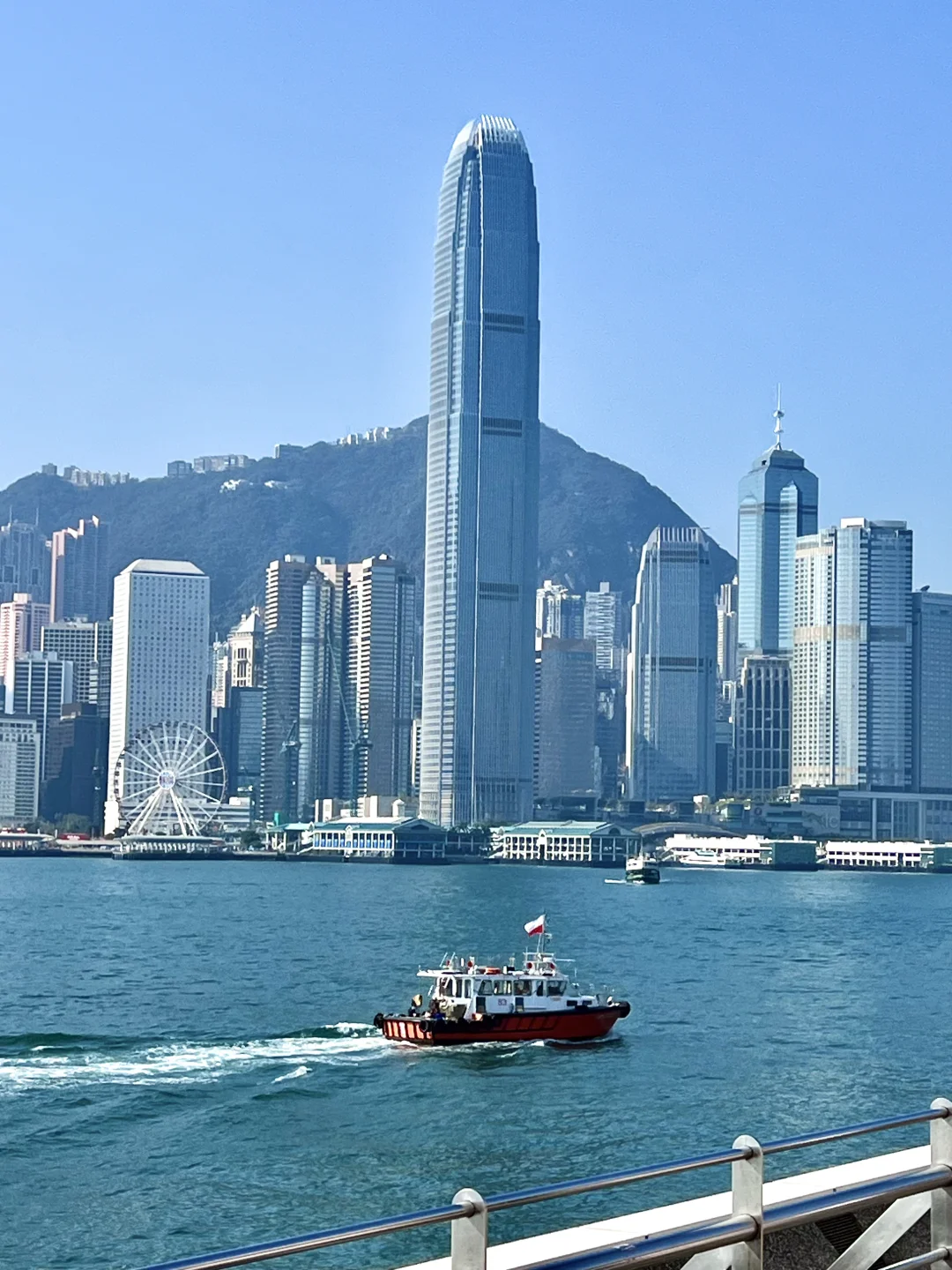 香港??就为了来地铁海边拍照?巨出片…