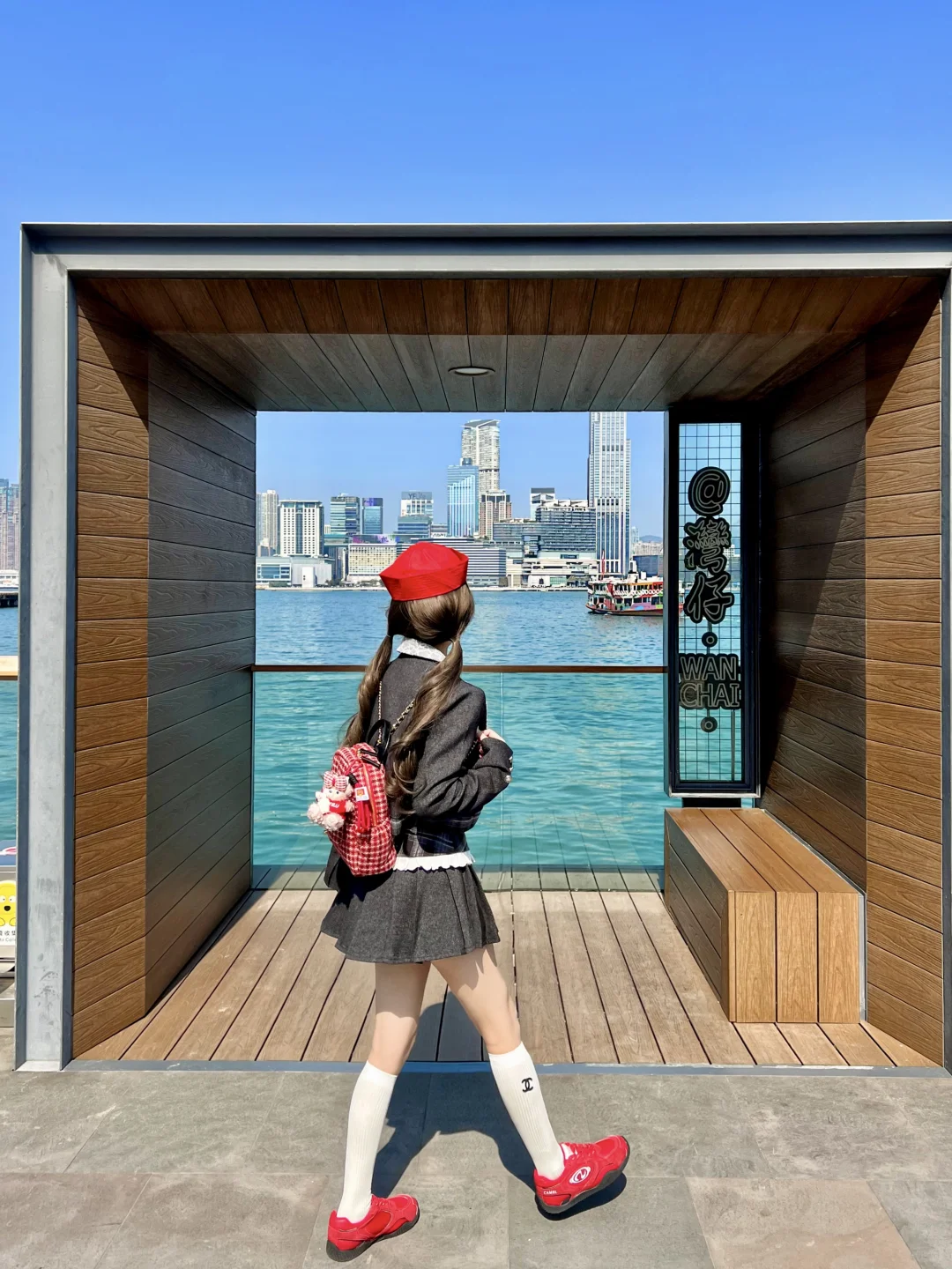 香港??就为了来地铁海边拍照?巨出片…