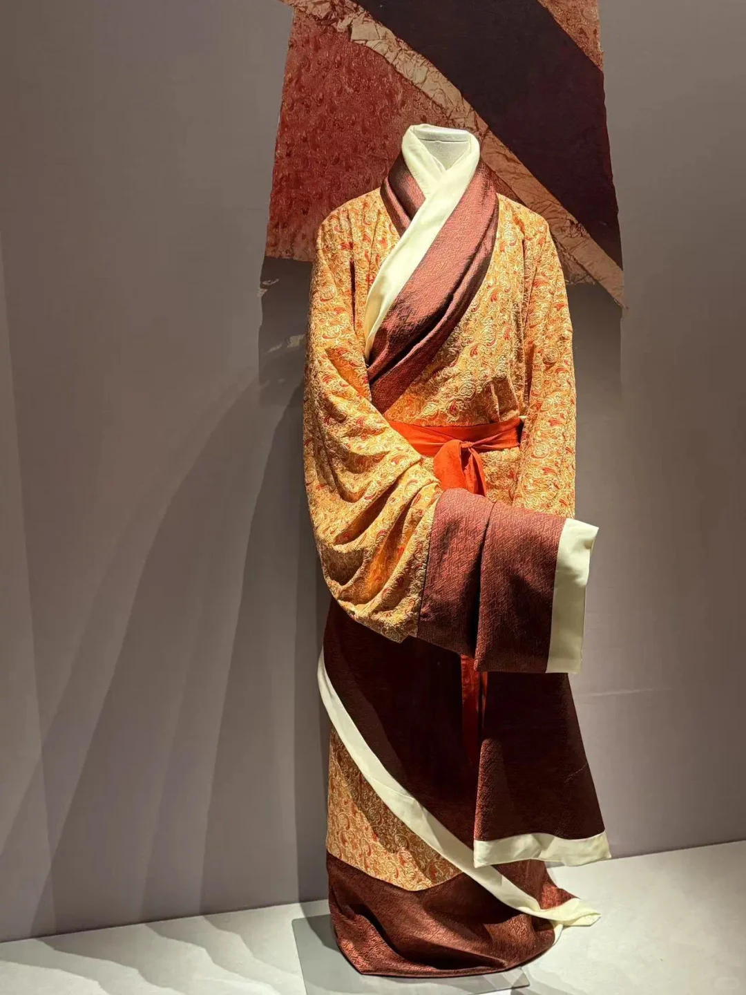 汉服之美 金华博物馆装束复原展让人惊艳！