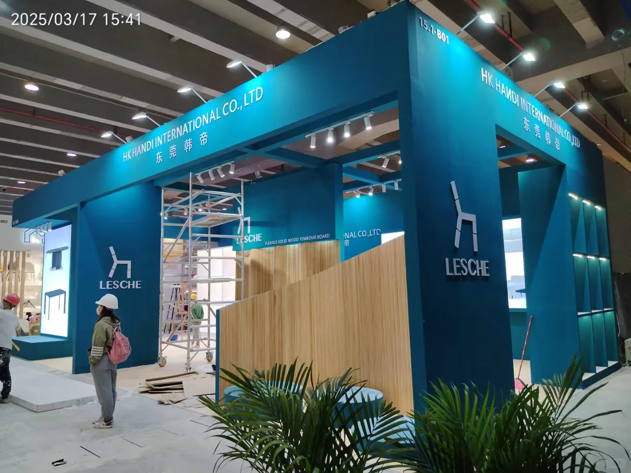 广州家具展一期搭建现场图