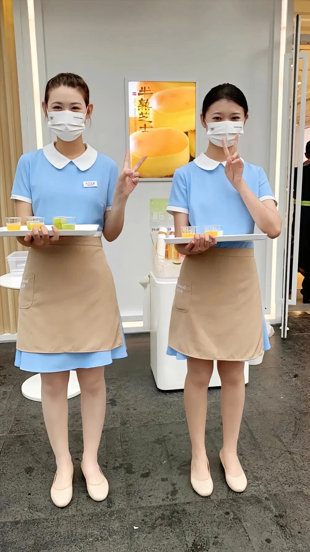 好利来小姐姐和空姐你选哪个？