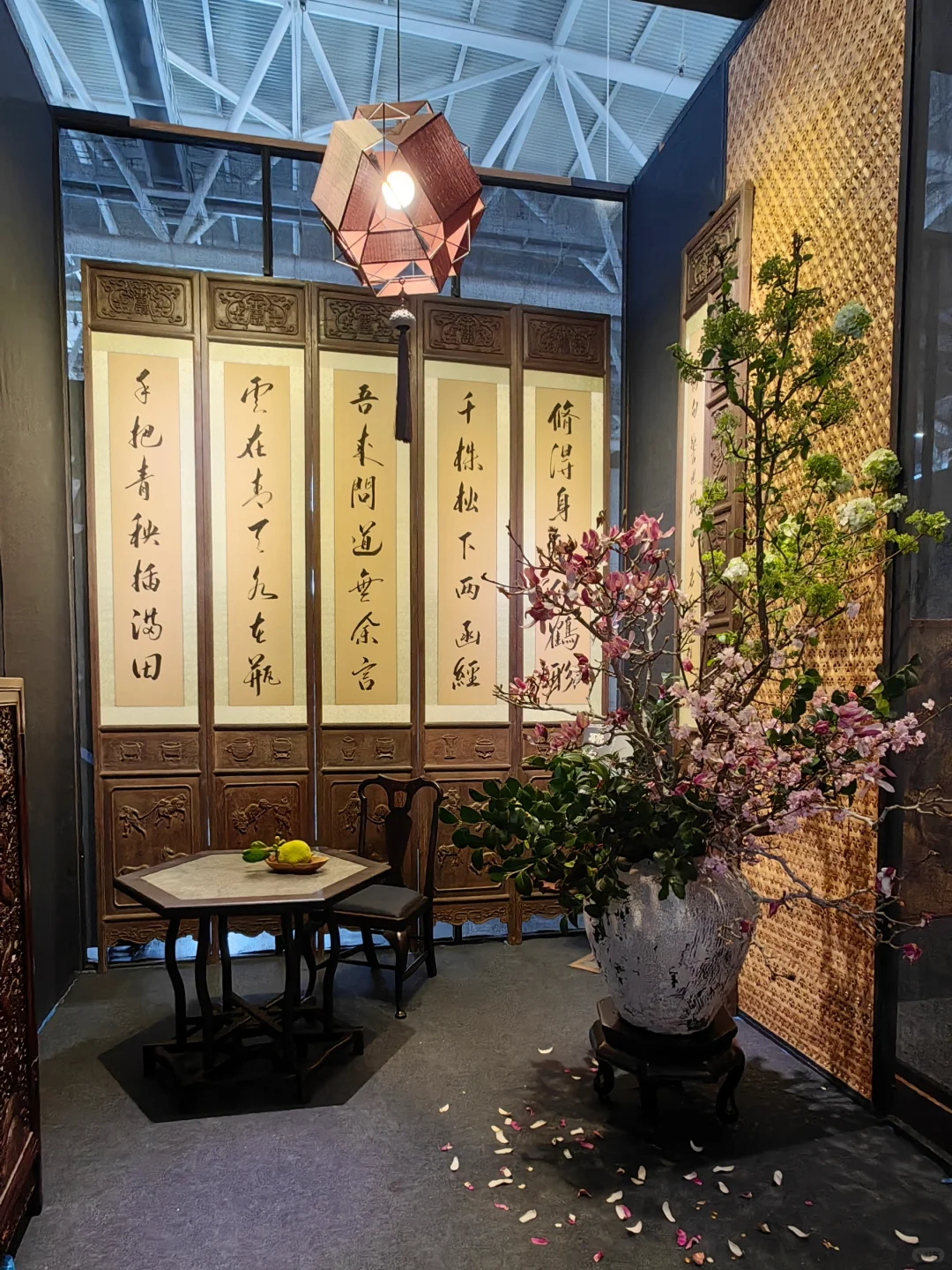 是谁还没有来这里呀