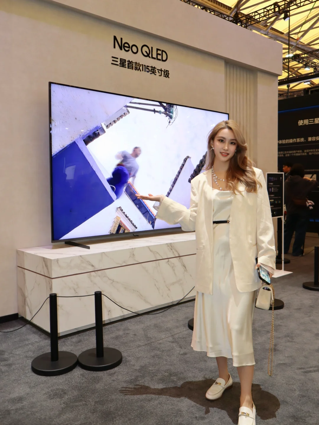 三星黑科技让壁画动起来了！直击AWE博览会！