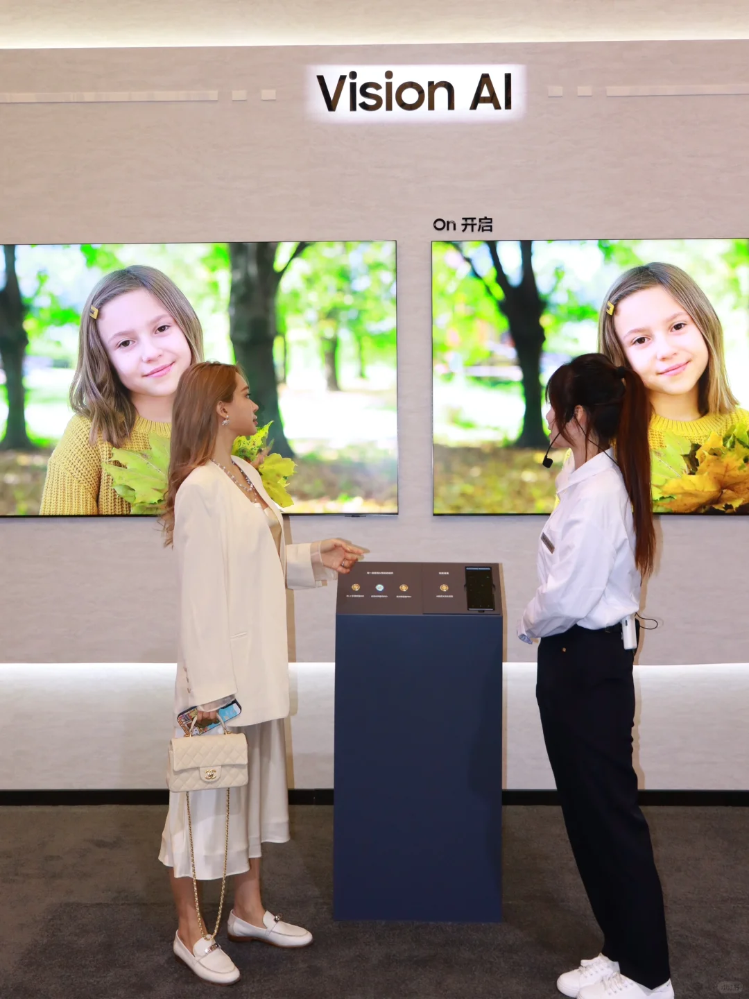 三星黑科技让壁画动起来了！直击AWE博览会！