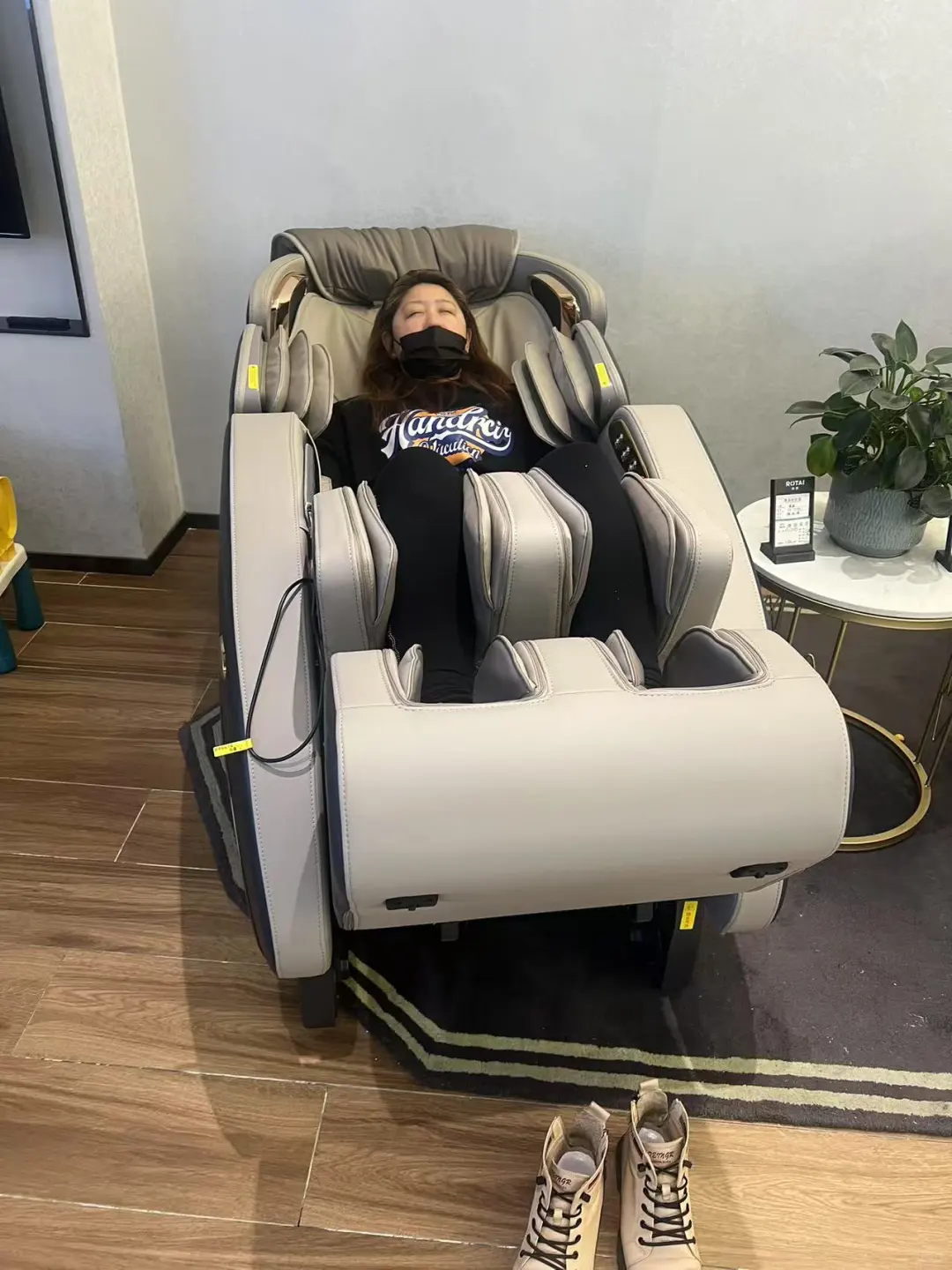 会展中央公园荣泰按摩椅7709s体验手记