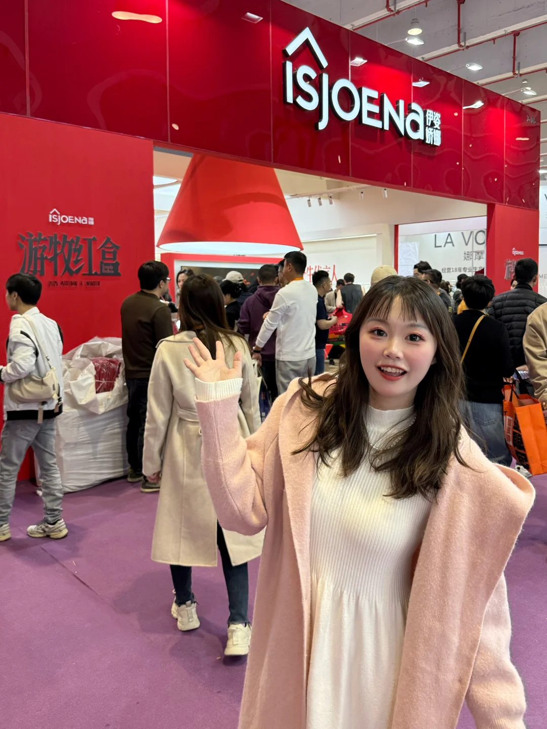 什么！逛服博会还能和男模合影！