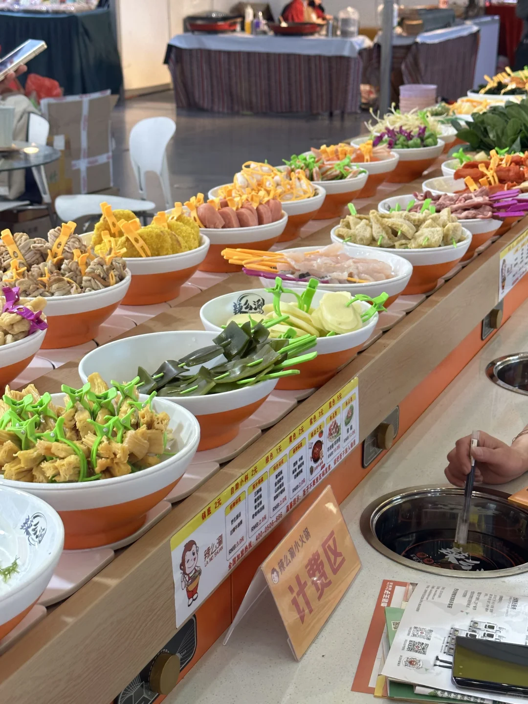 合肥女大勇闯食品展！免费吃喝薅羊毛攻略！！