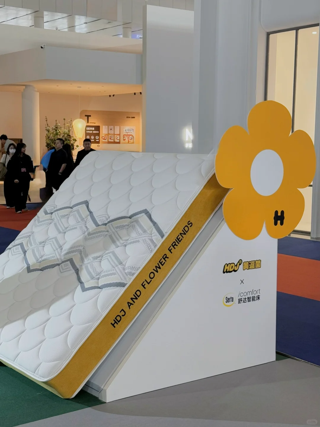 深圳·家居设计周遇到黄渤自创IP?好有趣！