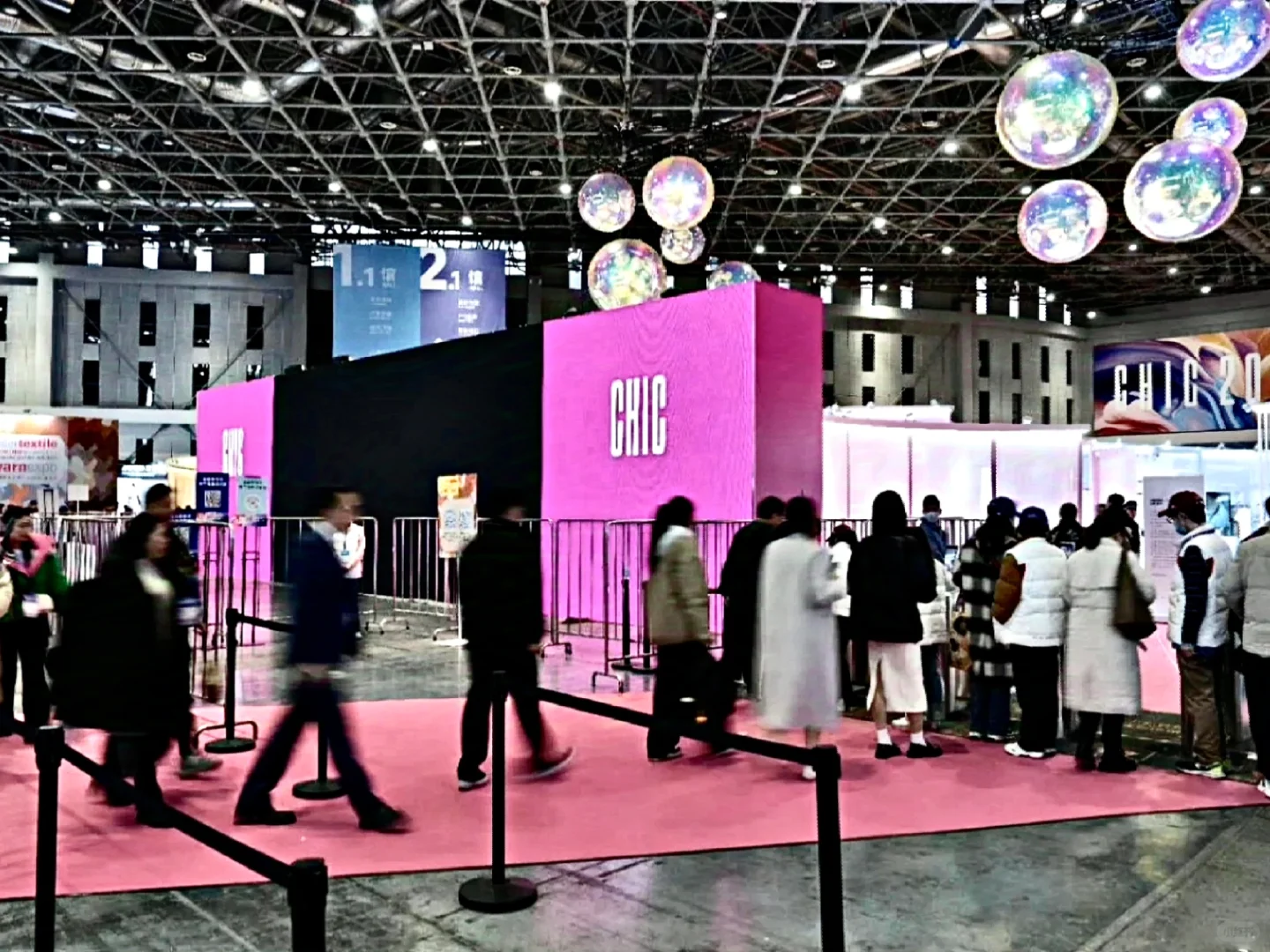 哇！这个新锐男装品牌居然杀进了CHIC