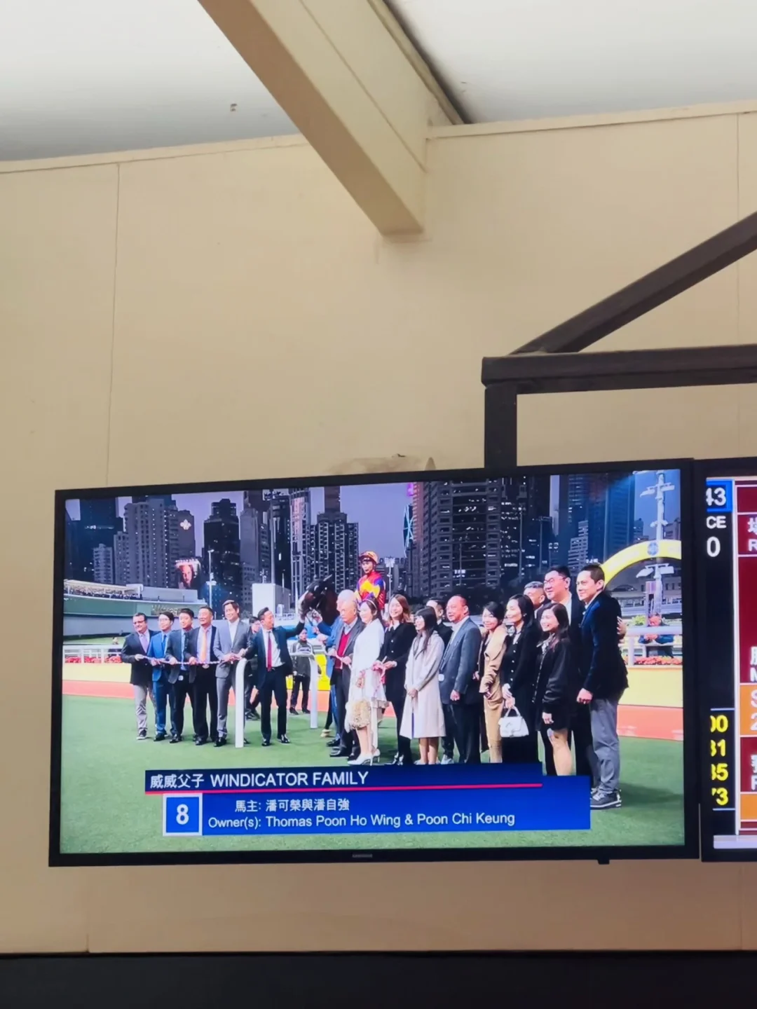 会展人的日常｜会场寻机，赛马拾光