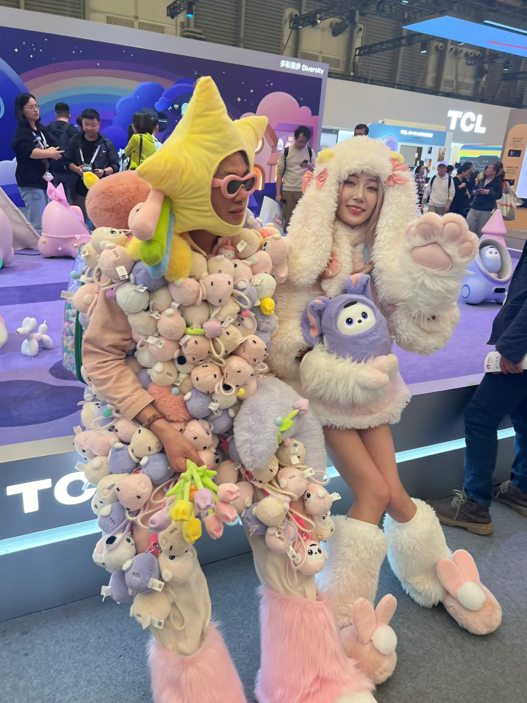 awe家电及消费电子博览会人山人海