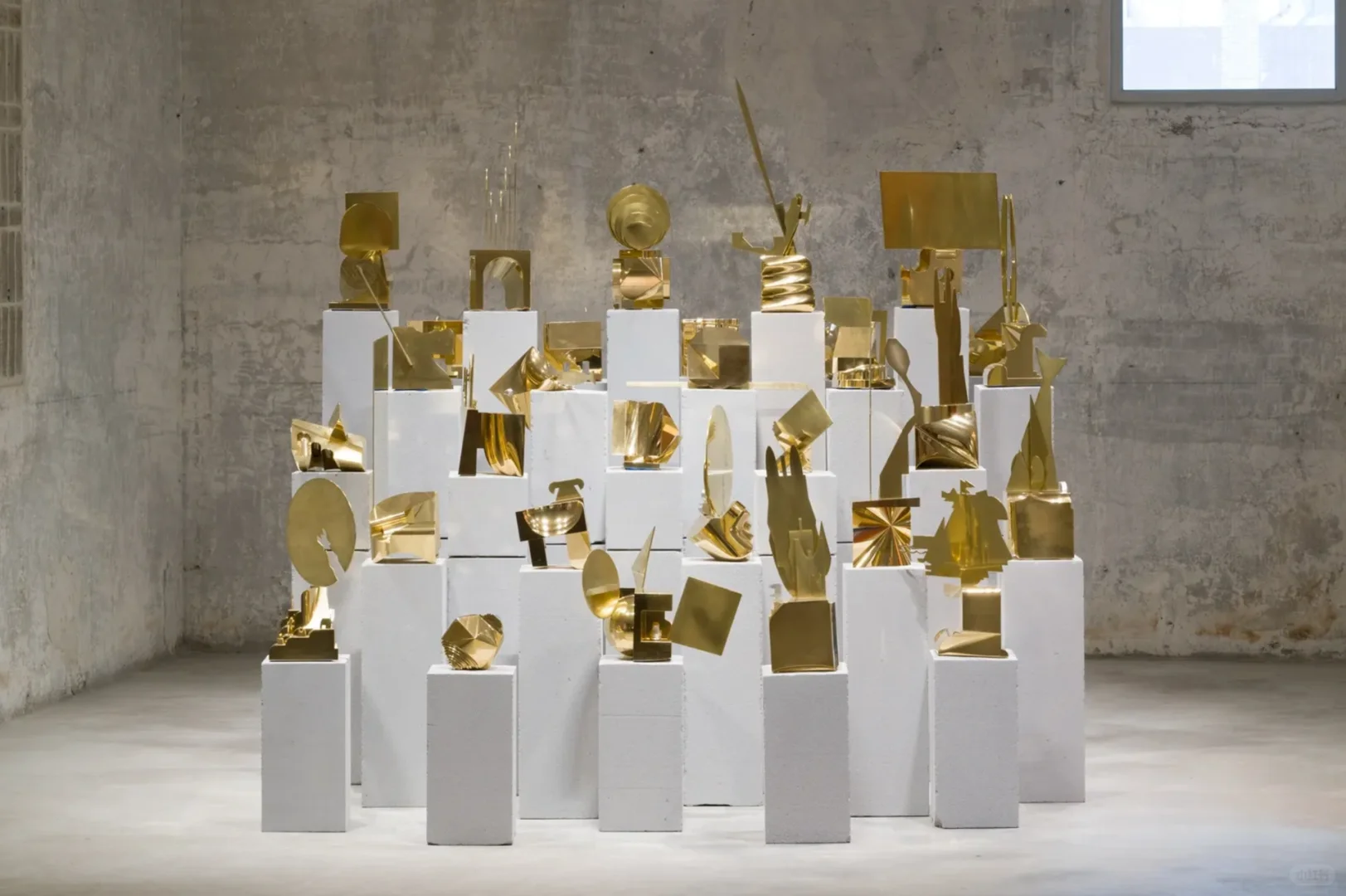 抬头看艺术?2025香港巴塞尔亮点全攻略