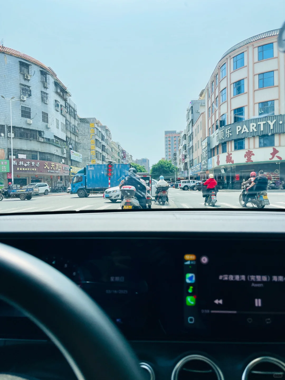 周末趁天气正好，出去见见山海老城