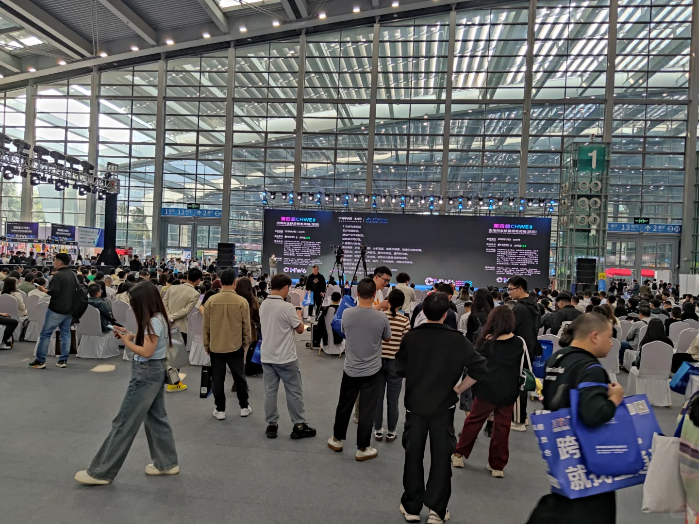 我严重怀疑展会有托！！