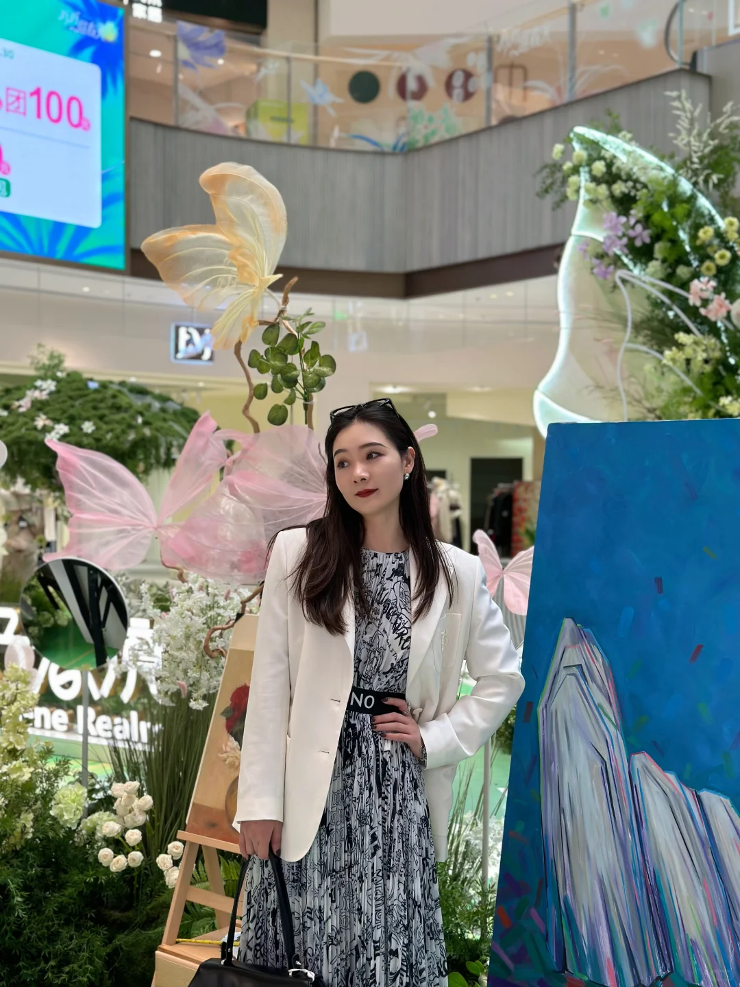 来参加一场艺术展览！???