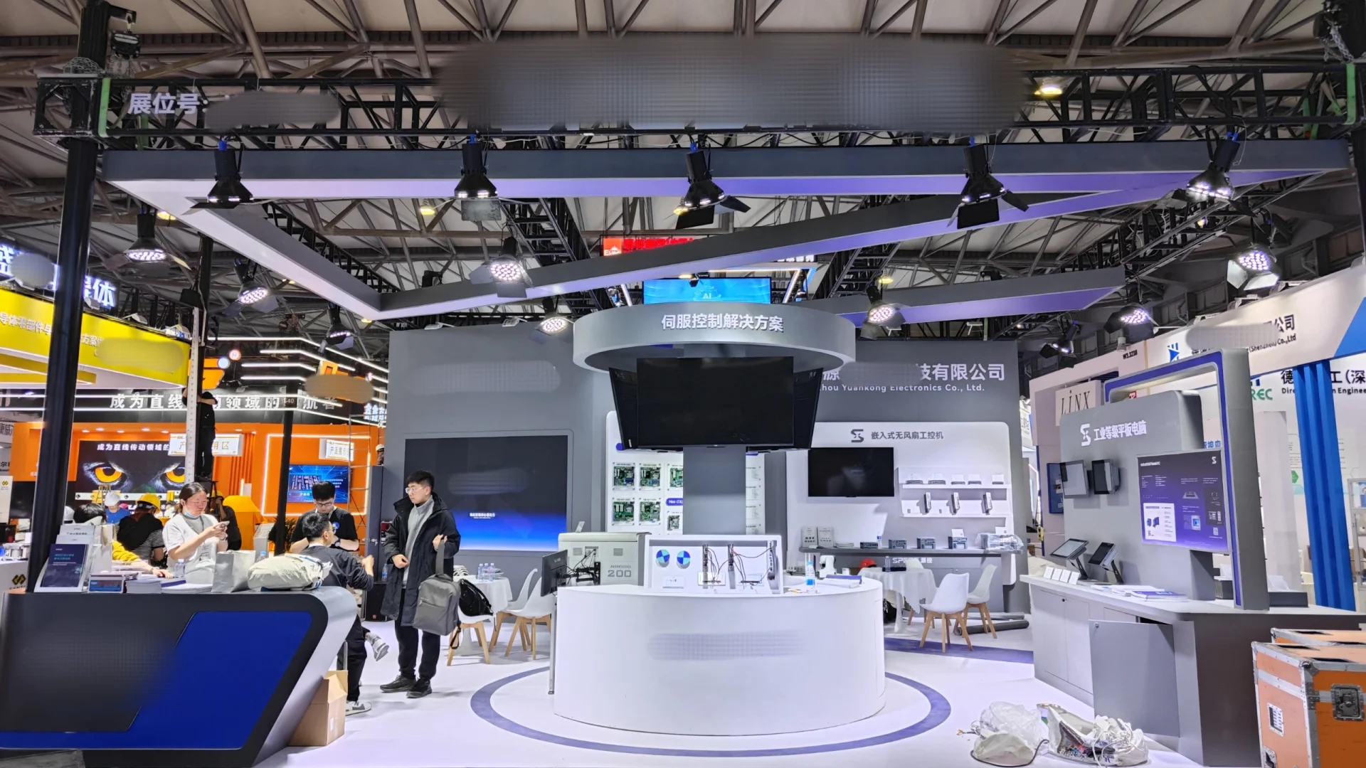 品牌做展会并不光鲜,反而会看到芸芸众生